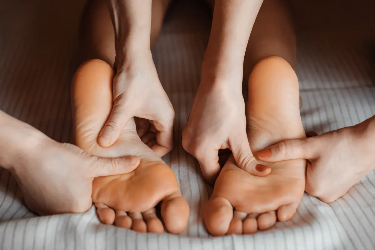 Four-handed massage with two therapists